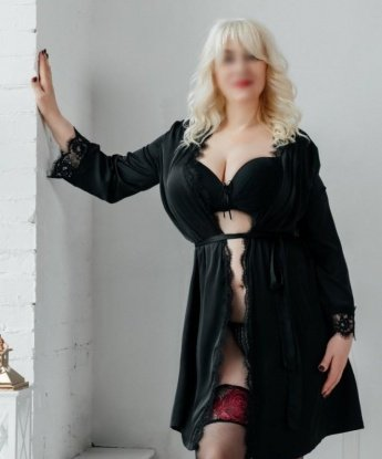 👠💋
Я знаю, как сделать твой отдых незабываемым! У меня есть опыт и умение создать атмосферу полного расслабления 🌟
Мои услуги включают классический и эротический массаж, игры ролевого характера и многое другое. Я открыта для экспериментов и новых приключений! 🔥
Все фото настоящие, соответствуют действительности, о чем говорят мои довольные клиенты. 💯
Я живу в Москве и готова принять в гости в уютной атмосфере моей квартиры. 🏢
Ты заслуживаешь самые лучшие ощущения, так что не медли, и давай встретимся! Пиши мне для бронирования встречи. 💌 Валечка
